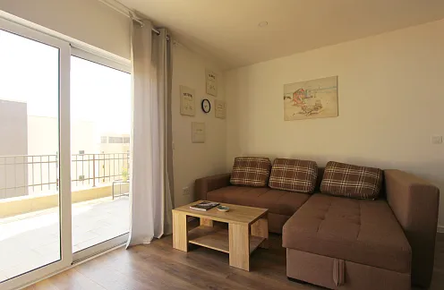 Haus mit 5 separaten Wohnungen in Becici mit Meerblick